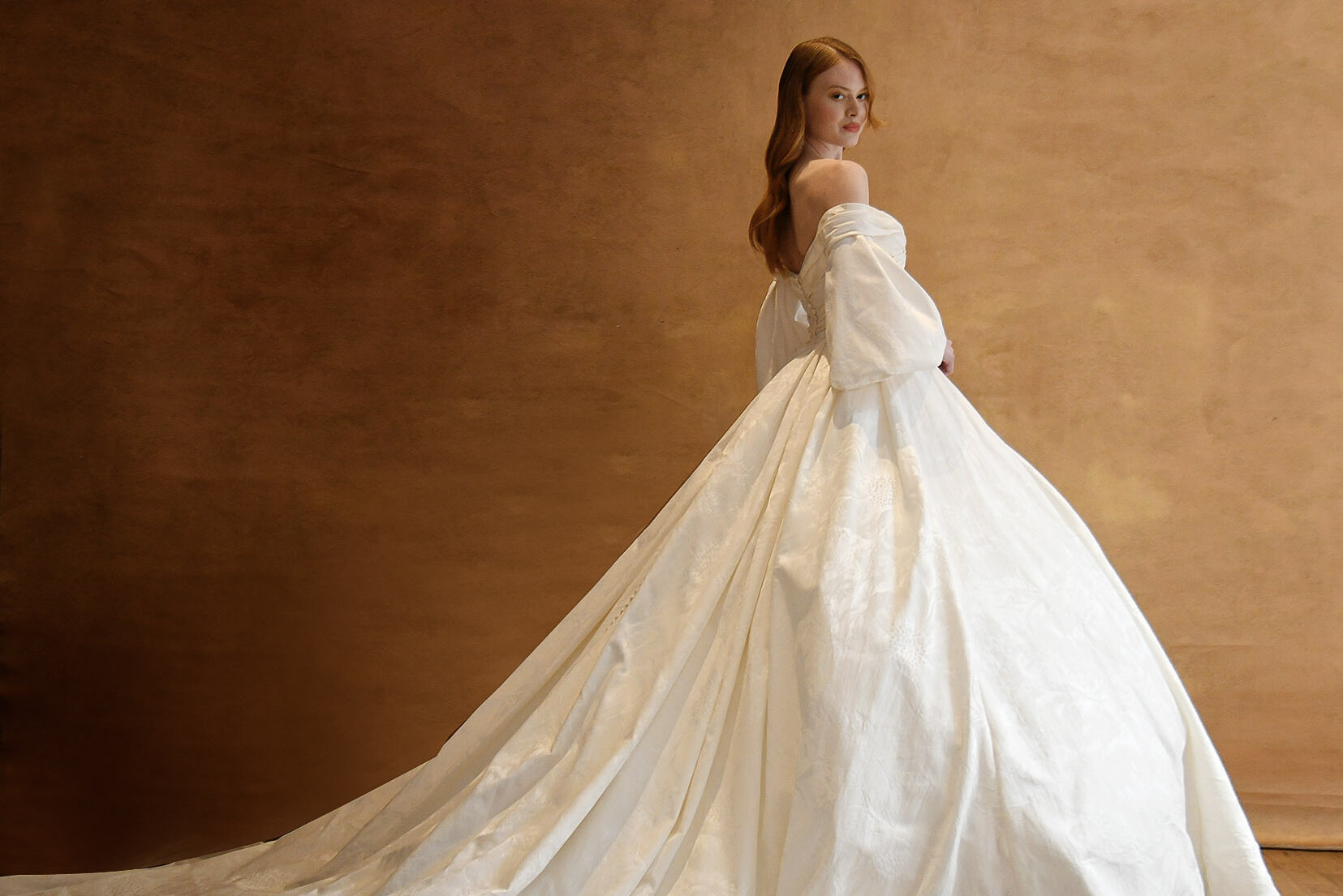 2023 Wedding dress trends: an off-the-shoulder neckline by Ines Di Santo