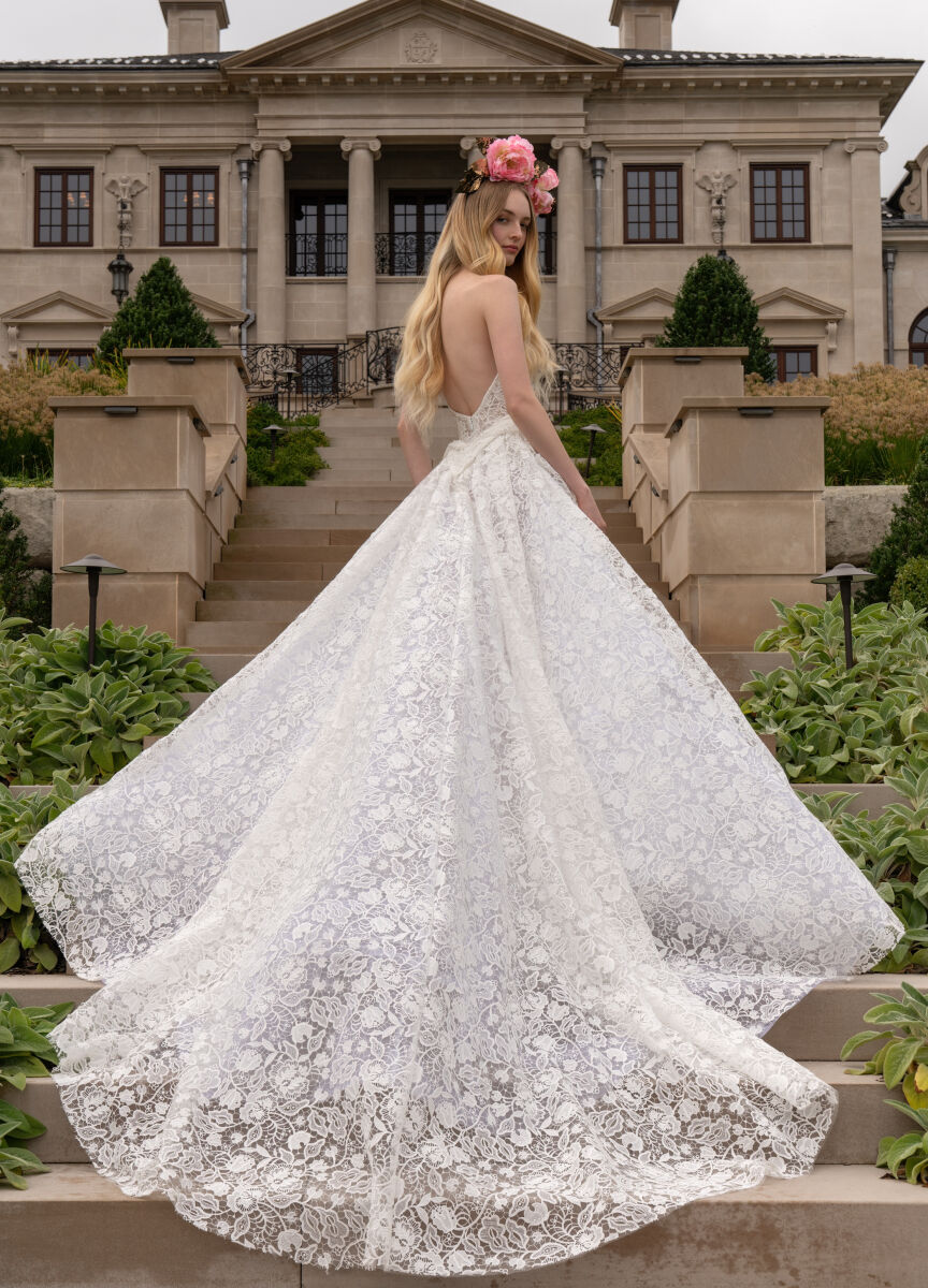 2023 Wedding dress trends: a bridal ballgown by Reem Acra