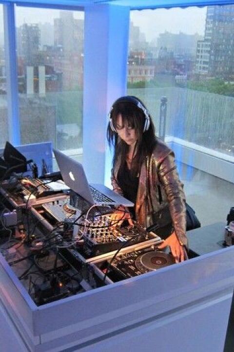 DJ Dina Regine