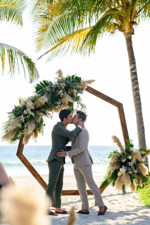 A Beach Wedding for Joshua and Kyle