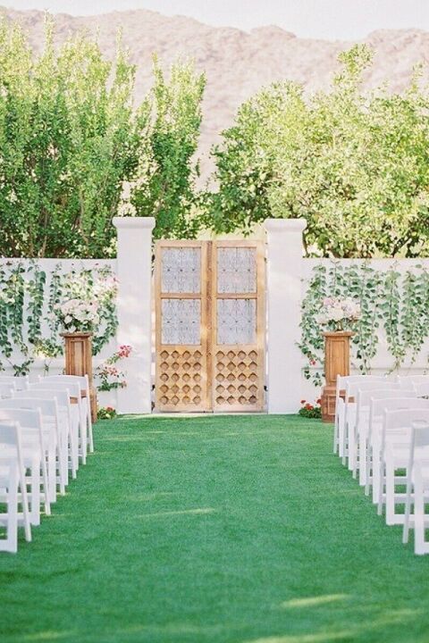 An Outdoor Wedding for Jessica and Travis