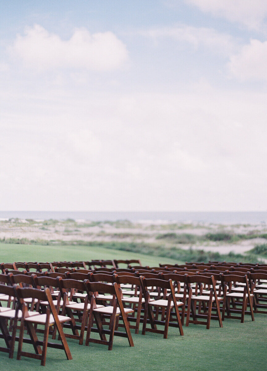 Golf Course Wedding Venues: An outdoor ceremony setup in Kiawah Island, South Carolina.