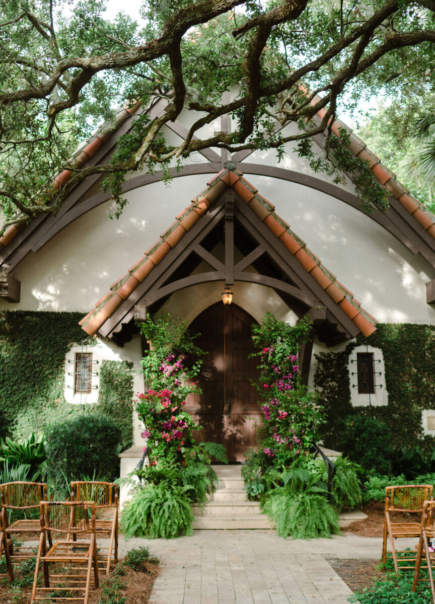 Wedding Tips: An outdoor ceremony set up in front of a cottage at Sea Island.