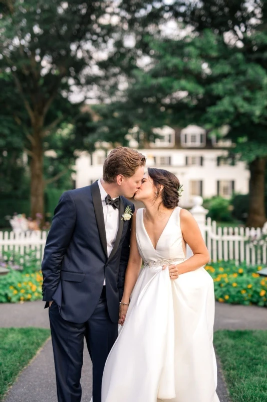 A Classic Wedding for Charlotte and Pat