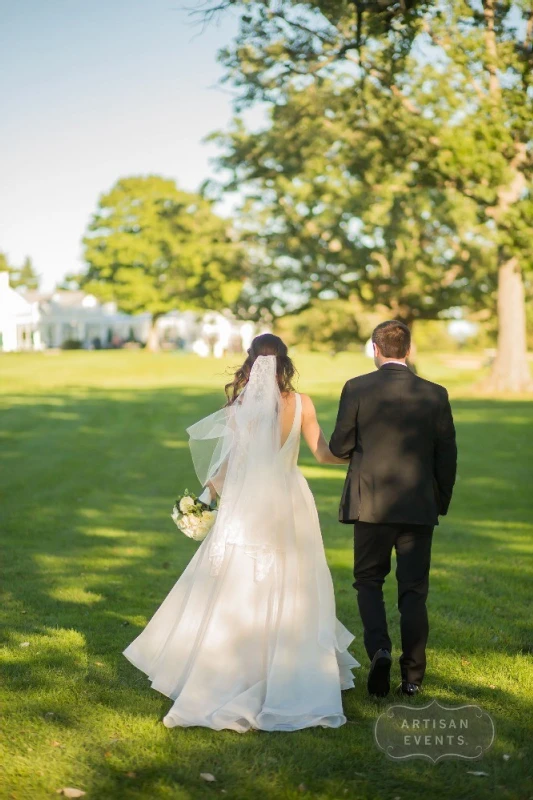 A Classic Wedding for Sarah and Mike