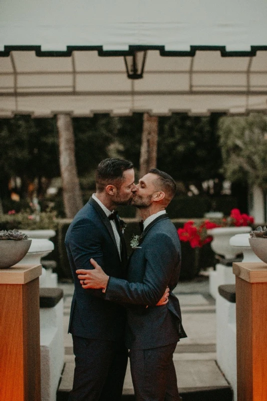 A Modern Wedding for Kevin and Carlos