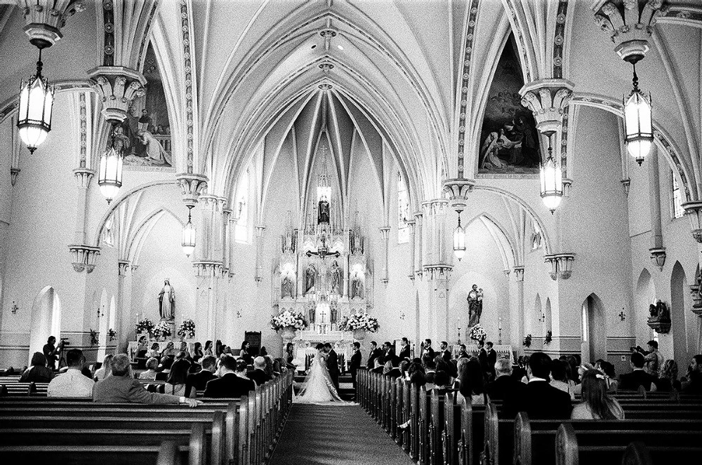 A Classic Wedding for Lauren and Pete