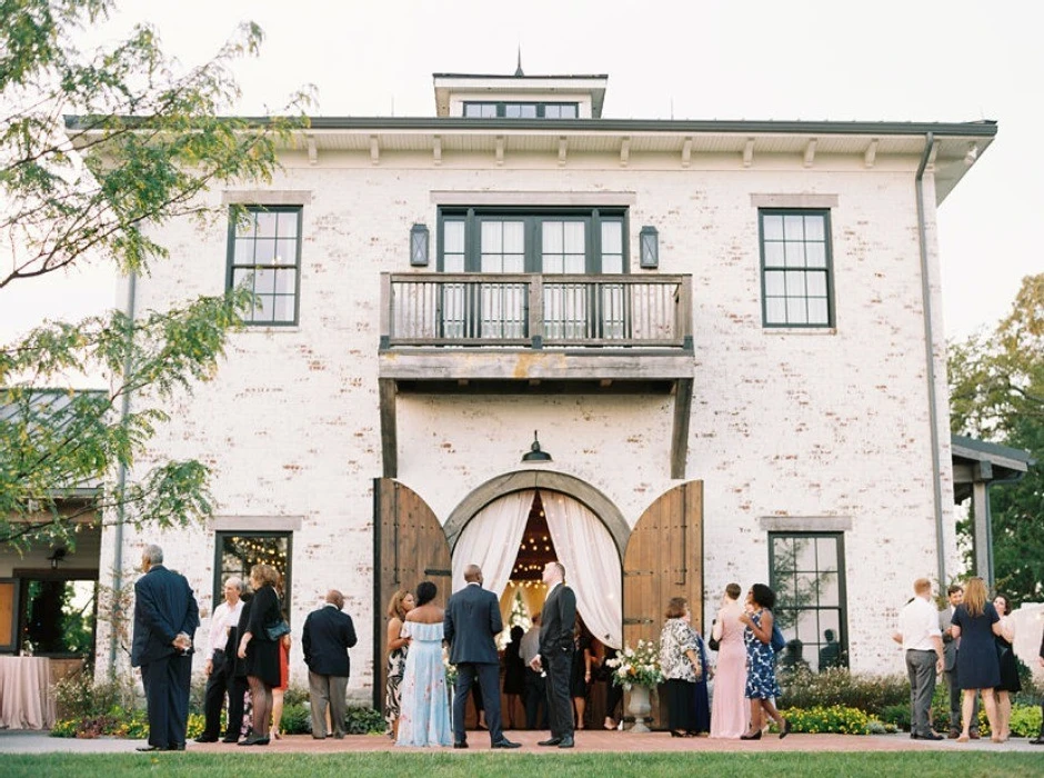 A Classic Wedding for Amanda and Will