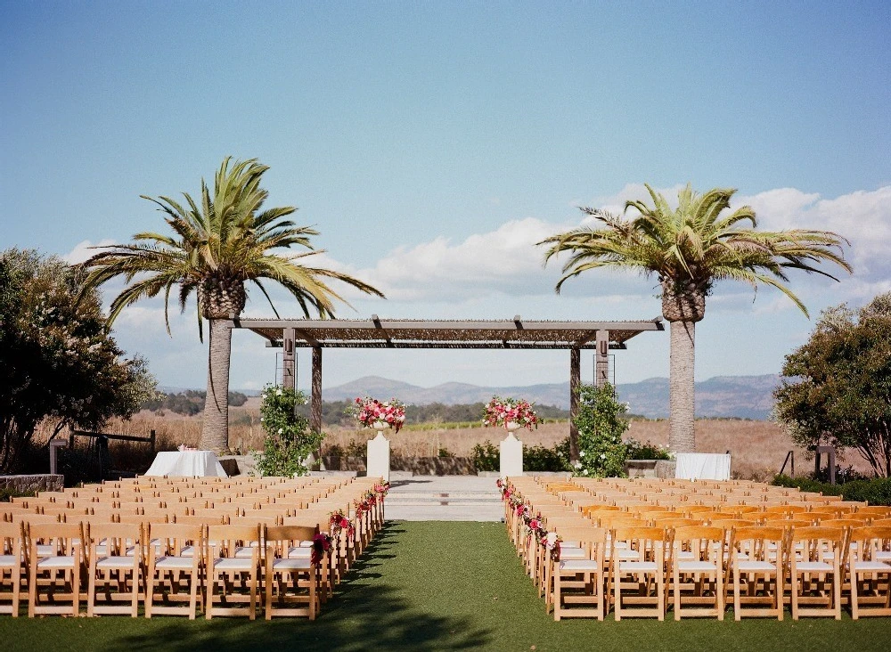 A Classic Wedding for Joyce and Taylor