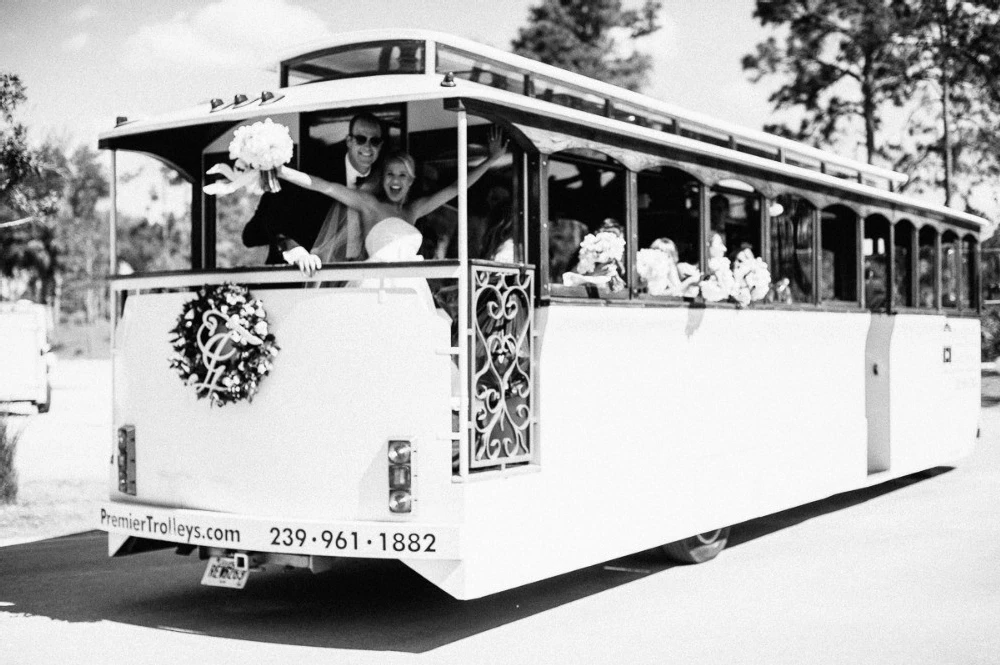 A Classic Wedding for Grace and Tommy