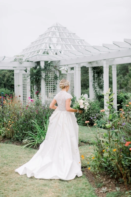 A Classic Wedding for Molly and Robert