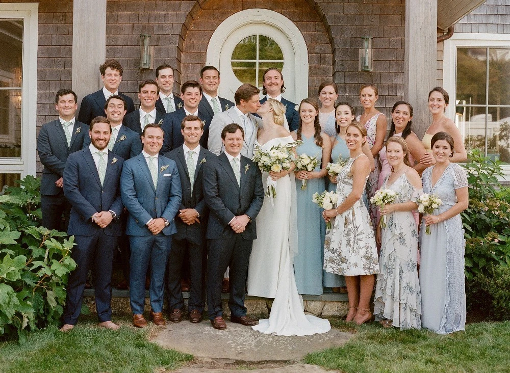 A Classic Wedding for Betsy and Lucas