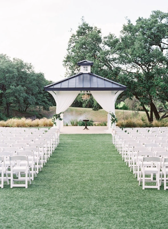 A Wedding for Leah and Taylor