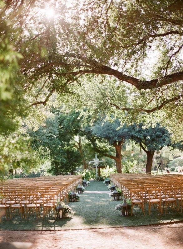 A Classic Wedding for Lindsey and Christopher