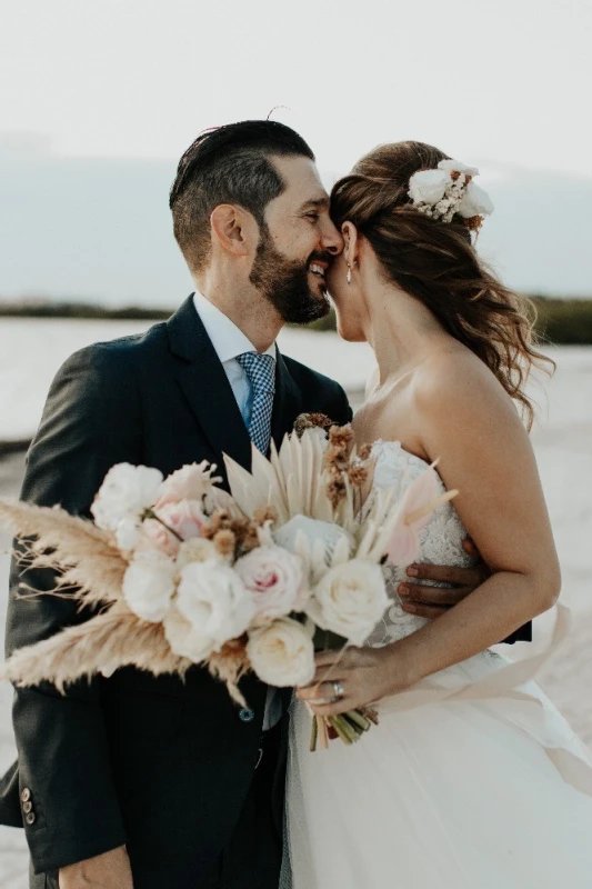 A Beach Wedding for Vilma and Francisco