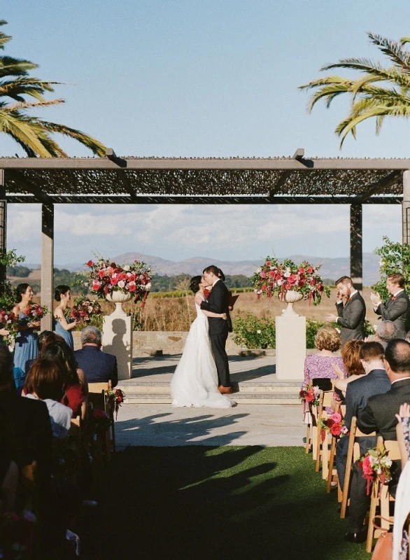 A Classic Wedding for Joyce and Taylor