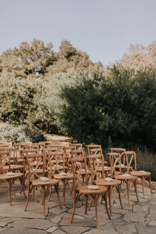 A Classic Wedding for Taylor and Donnie