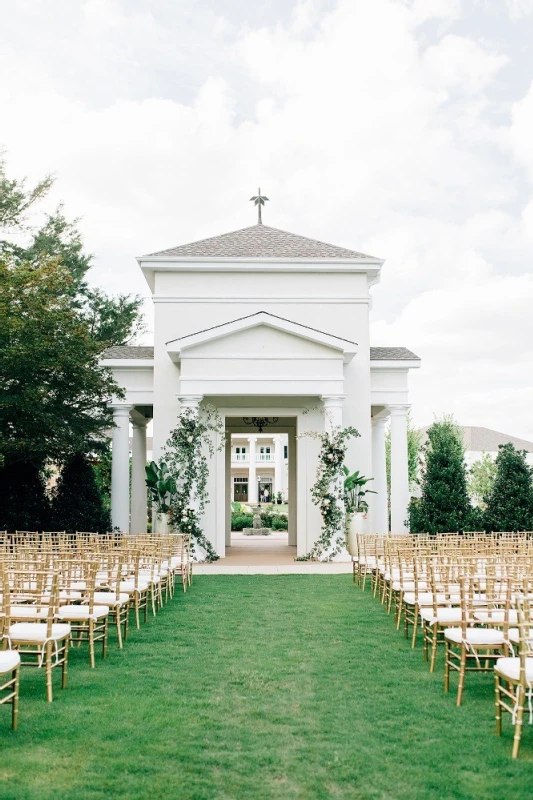 A Classic Wedding for Ali and Wes