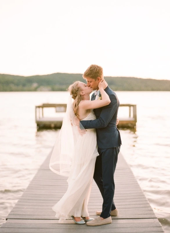 A Classic Wedding for Izzy and Tom