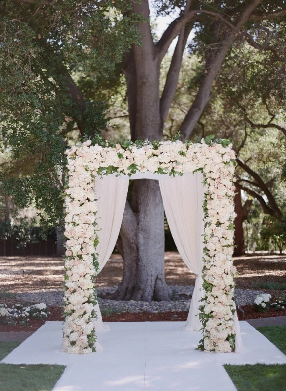 A Classic Wedding for Nancy and Aiden