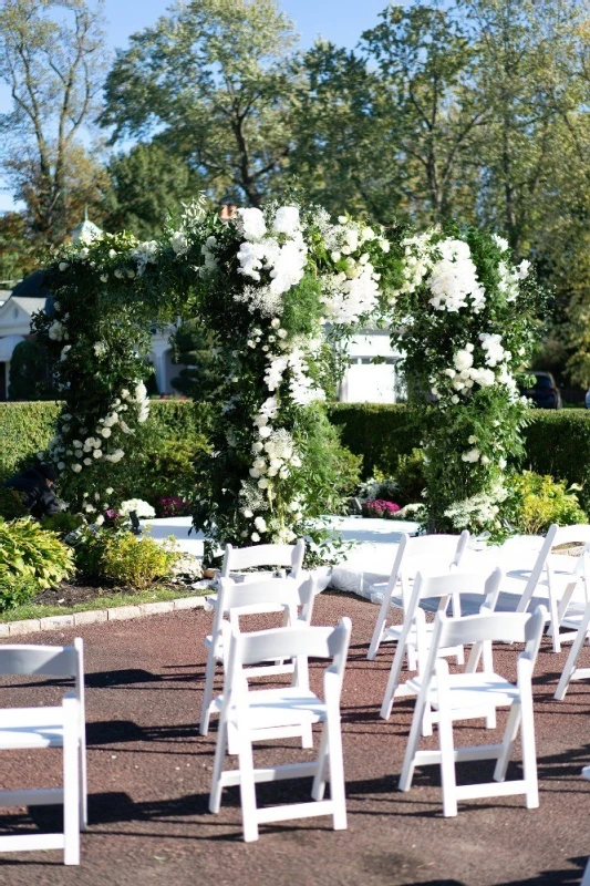 A Classic Wedding for Sophie and Noah