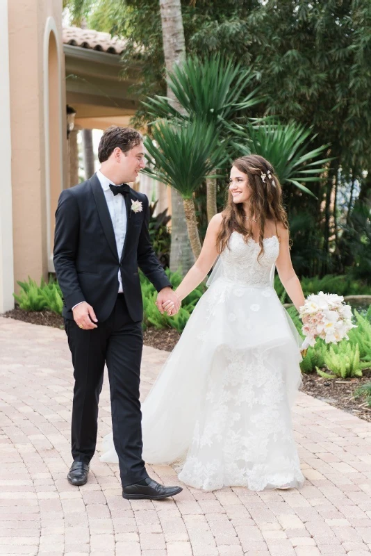 A Beach Wedding for Billie and Jonathan