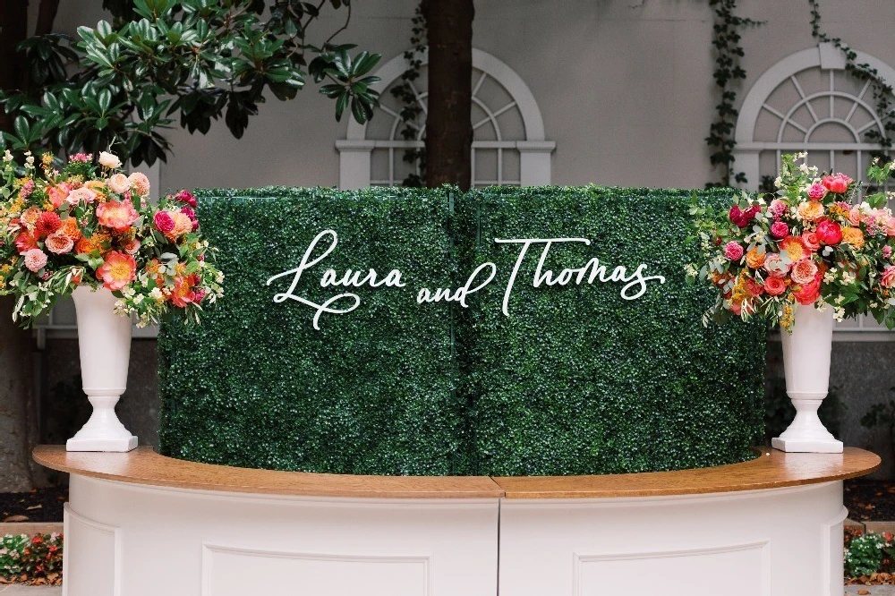 A Classic Wedding for Laura and Thomas