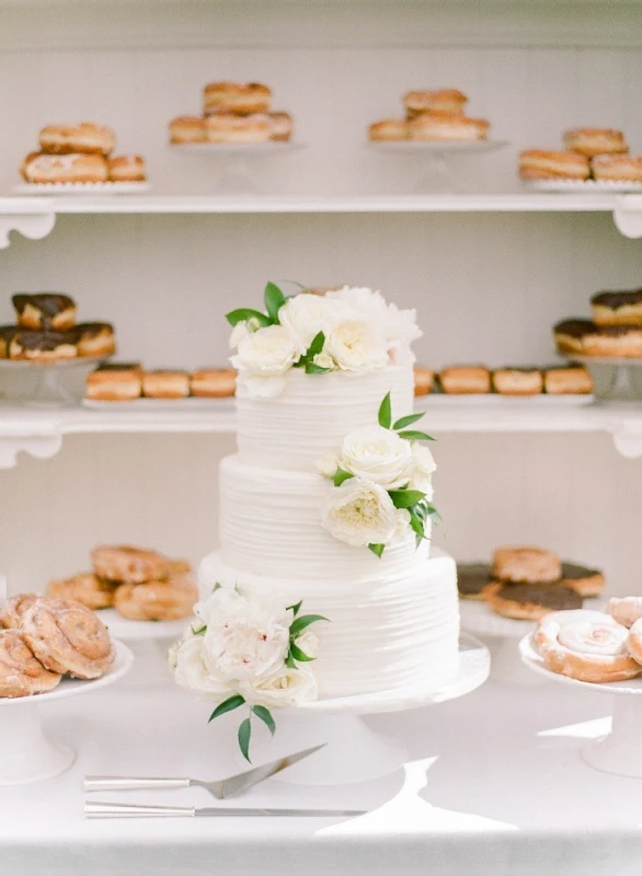 A Classic Wedding for Izzy and Tom