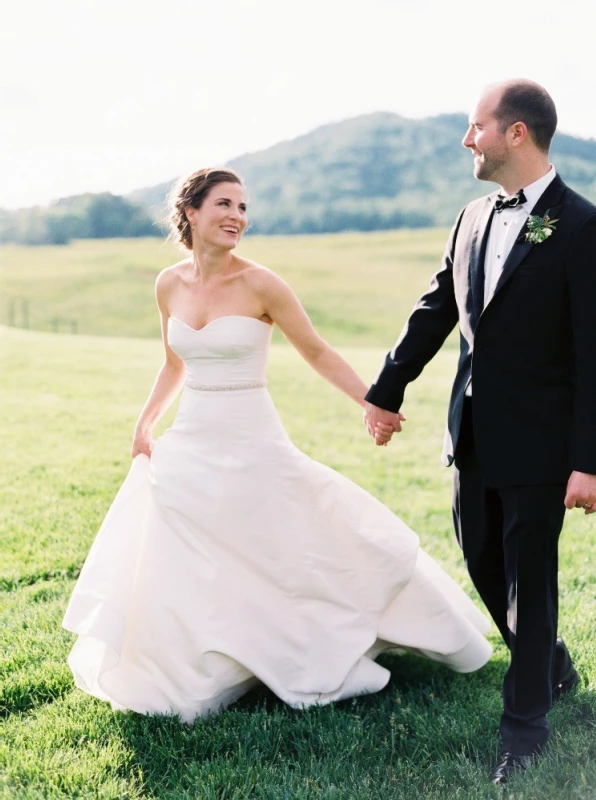 A Classic Wedding for Emmy and Halsey