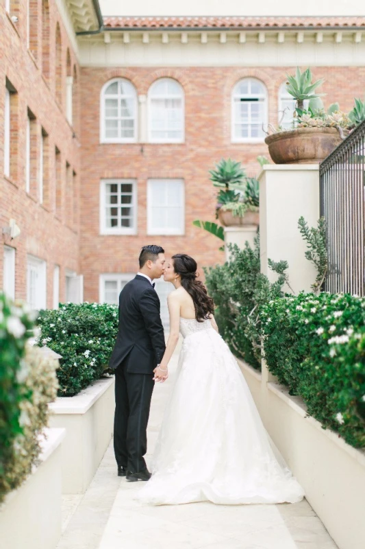 An Indoor Wedding for Emily and Randy