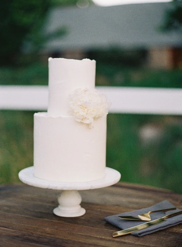 An Outdoor Wedding for Lauren and Boyd