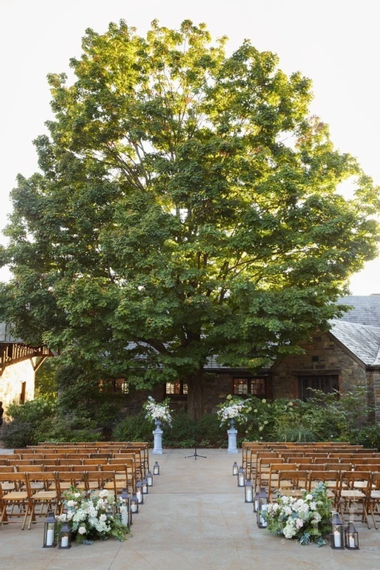 A Classic Wedding for Jennie and Travis