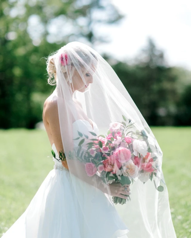 A Classic Wedding for Lauren and Roy