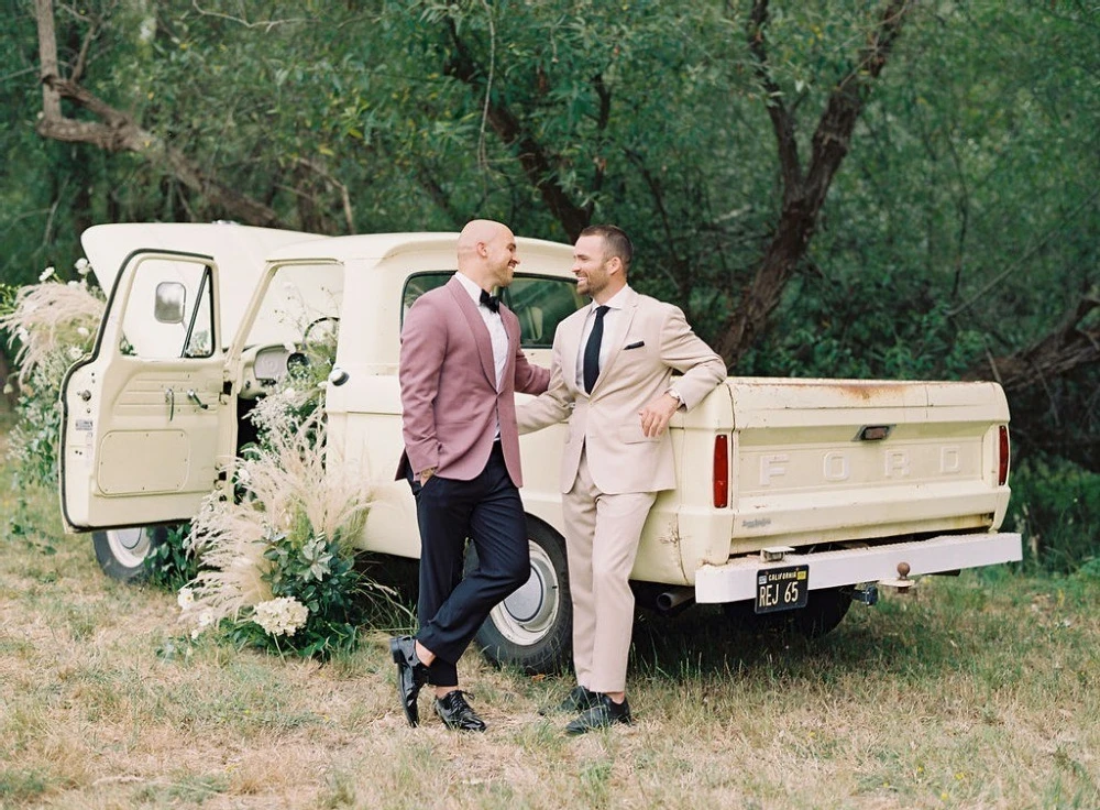 A Rustic Wedding for Matt and Ryan