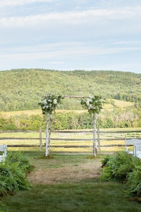 A Country Wedding for Emily and Benjamin