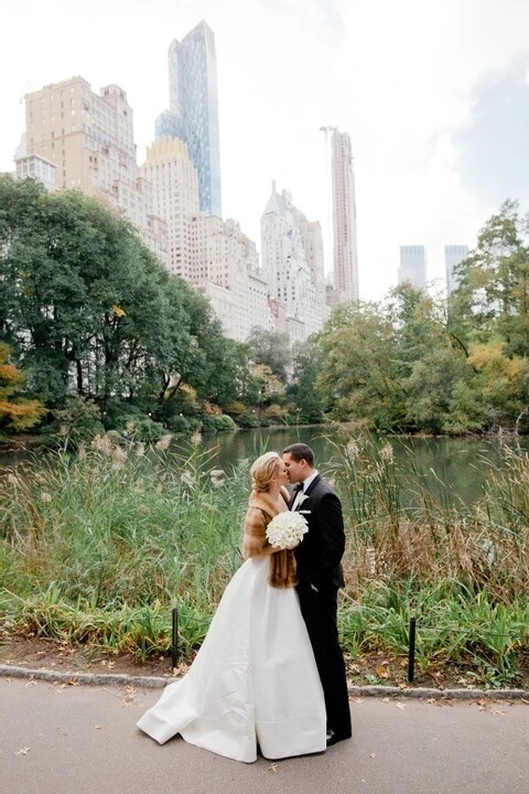 A Classic Wedding for Taylor and Ethan