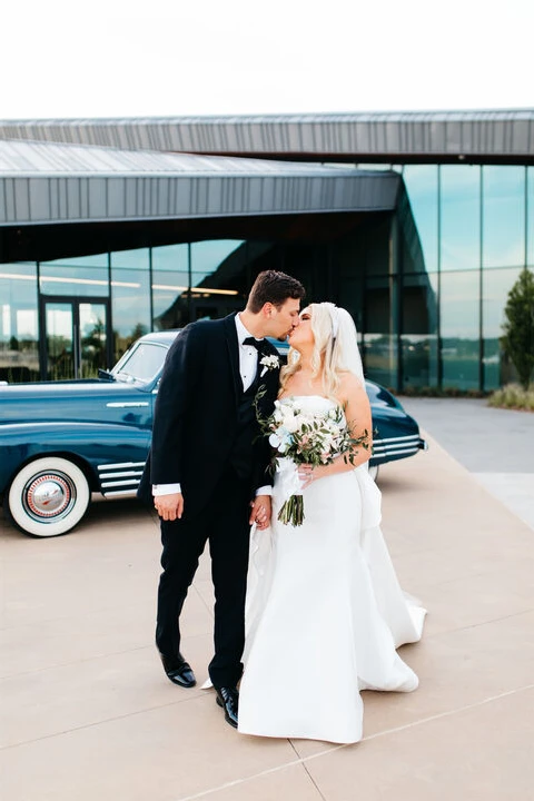 An Indoor Wedding for Elizabeth and Daniel