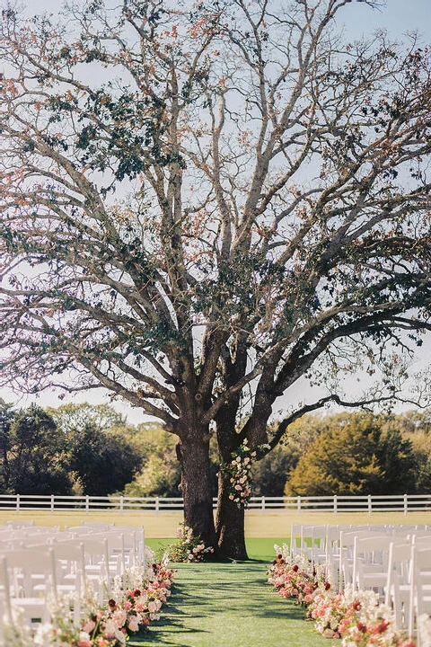 A Classic Wedding for Hannah and Austin 