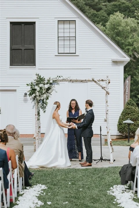 An Outdoor Wedding for Jordan and Dan