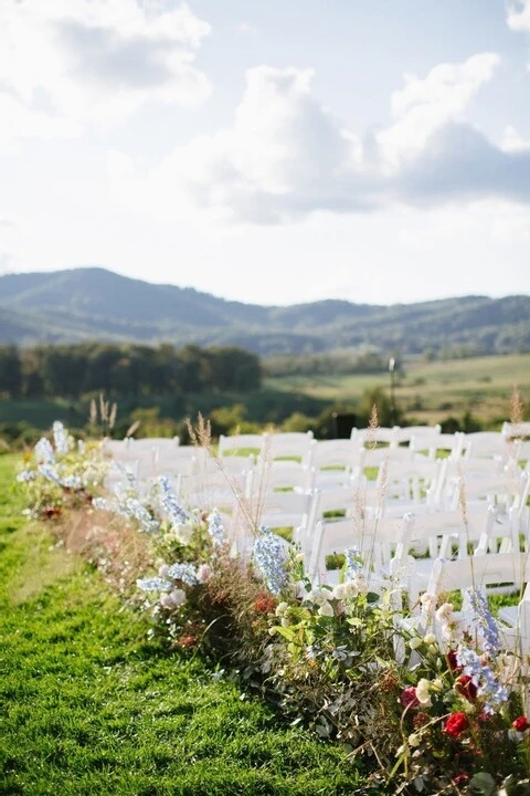 An Outdoor Wedding for Laura and Patrick