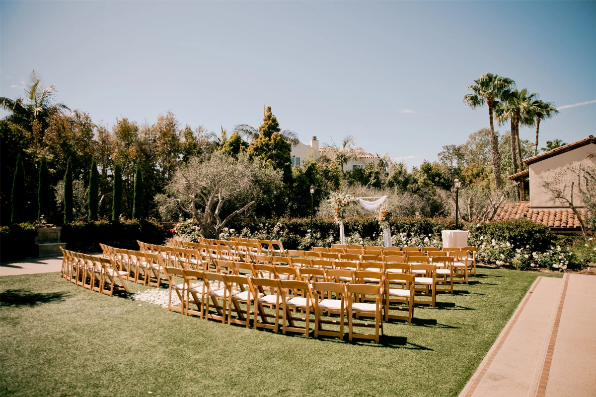 An Outdoor Wedding for Lauren and Jon