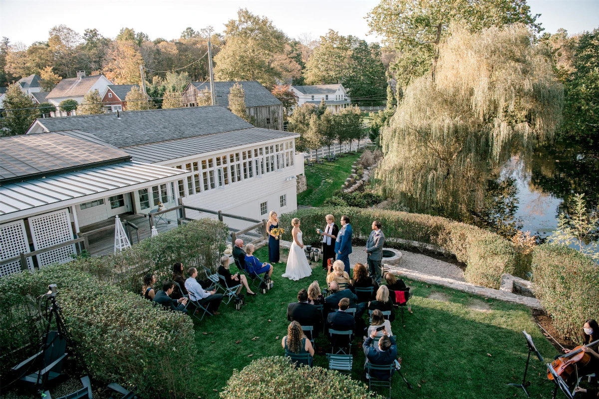 An Outdoor Wedding for Shelley and Stephen