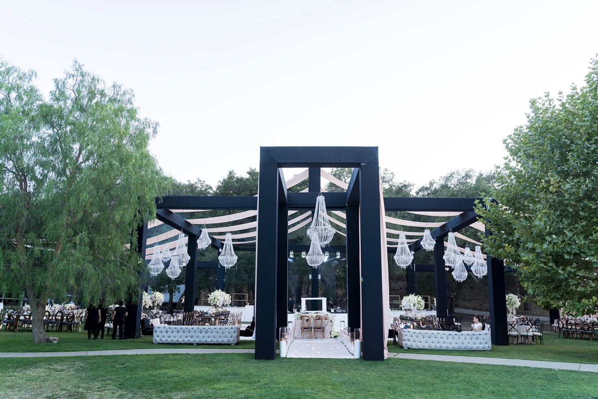 An Outdoor Wedding for Vangie and Adam