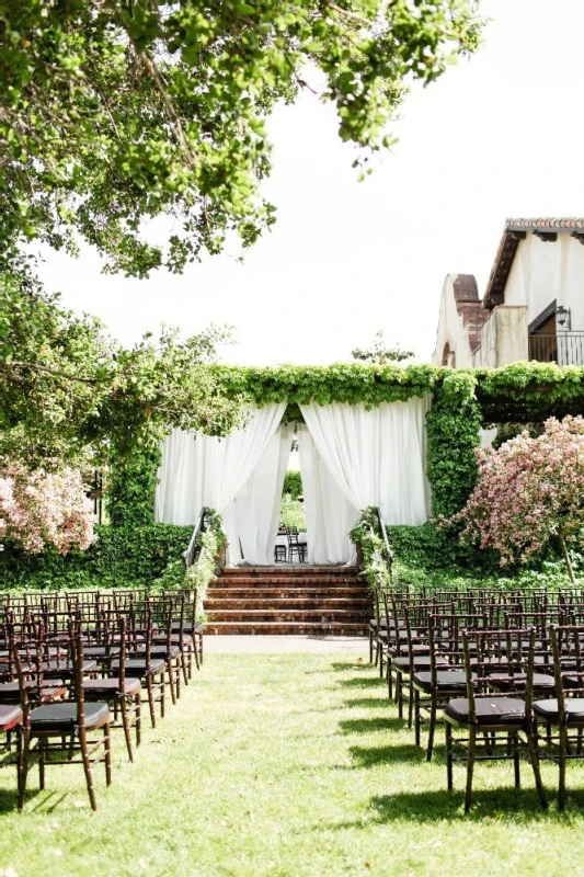 A Classic Wedding for Carly and Bryant