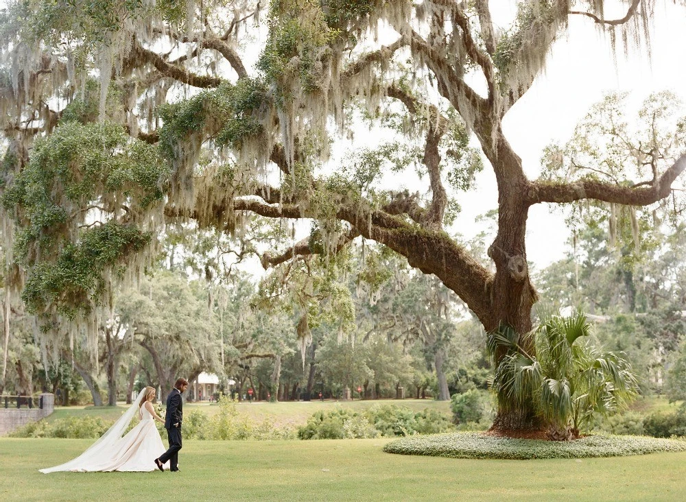 A Classic Wedding for Caroline and Hunter