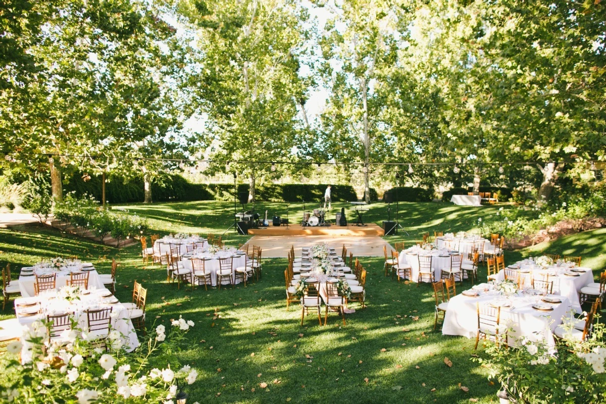 A Rustic Wedding for Caitlyn and Jeremy