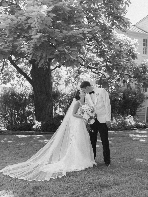 A Classic Wedding for Chelsea and Bennet