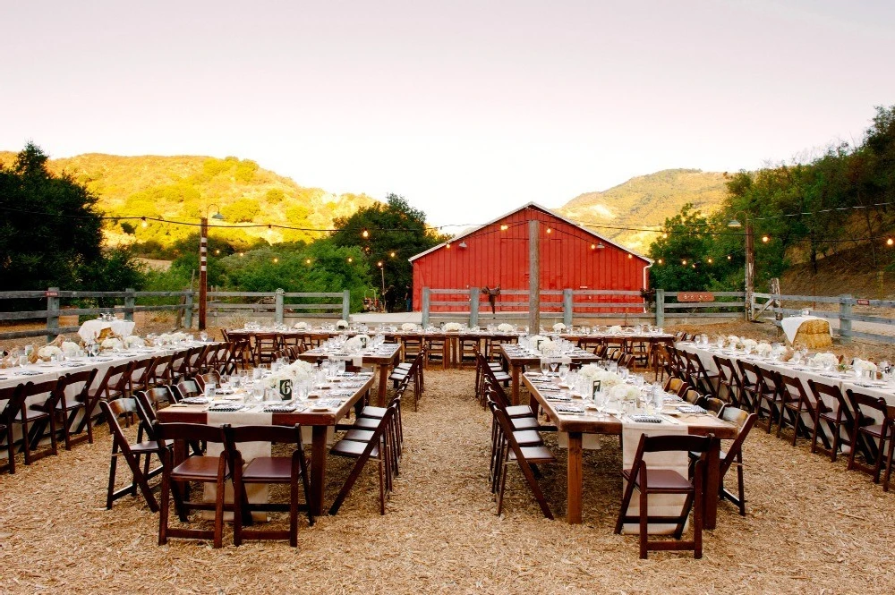 An Outdoor Wedding for Cindy and Carl