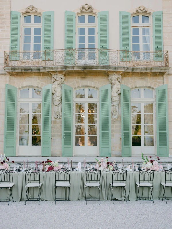 A Wedding That Gave Pale Provence a Pop of Plum