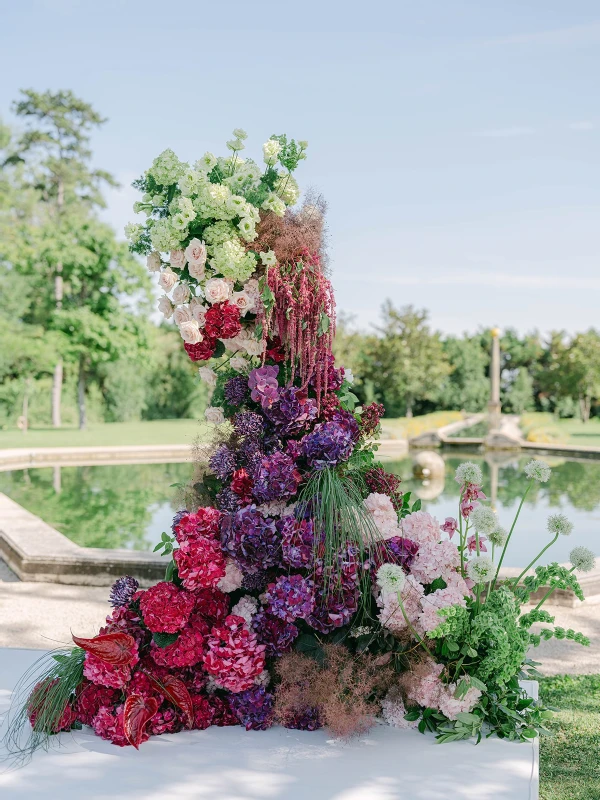 A Wedding That Gave Pale Provence a Pop of Plum
